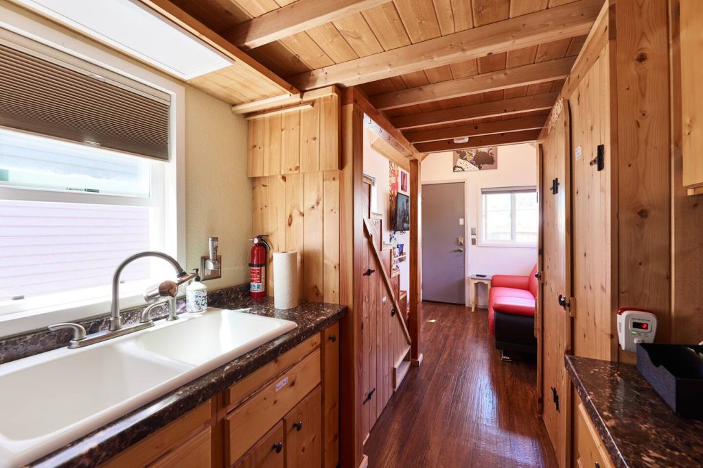 tiny-house-oakland-airbnb-2